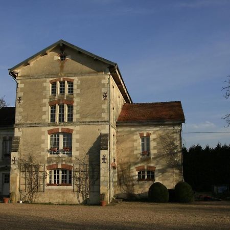 Le Moulin De Montresor Bed & Breakfast Exterior photo