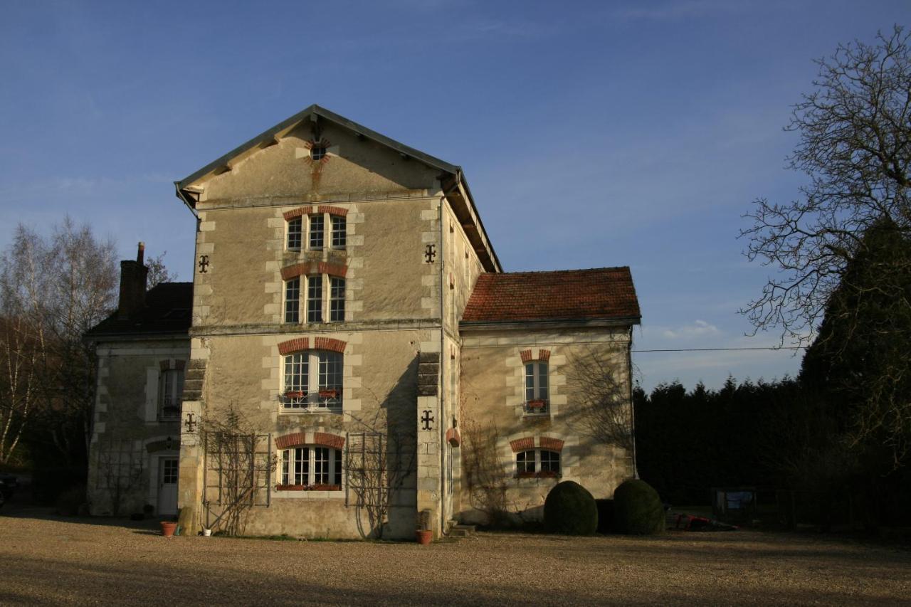 Le Moulin De Montresor Bed & Breakfast Exterior photo